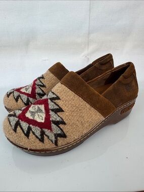 Born brown Leather Slip-On Clogs with Tan Red Black Southwest Pattern Wool 7